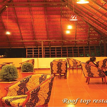 Grand Thekkady Hotel Kumily Bagian luar foto