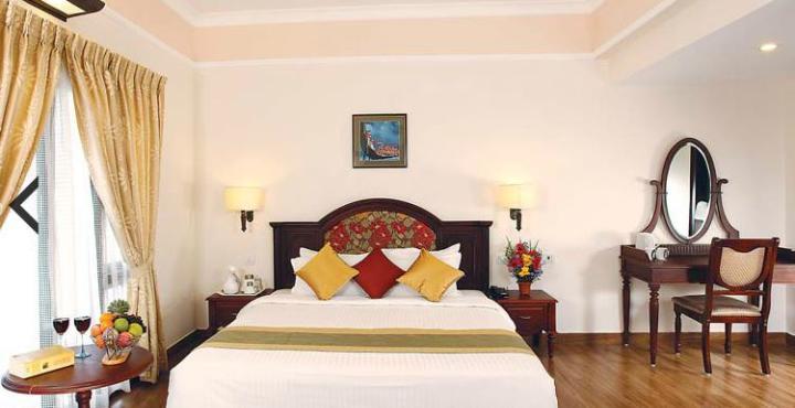 Grand Thekkady Hotel Kumily Bagian luar foto