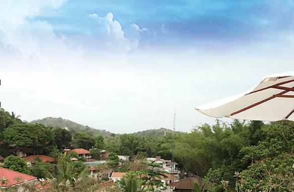 Grand Thekkady Hotel Kumily Bagian luar foto