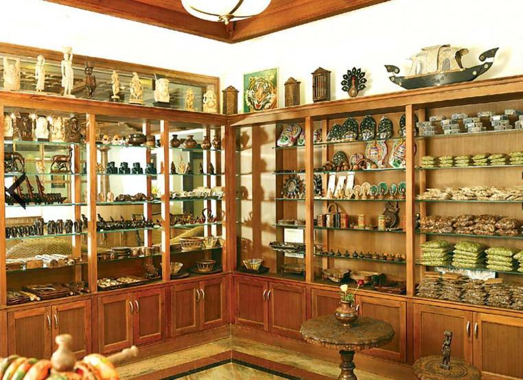 Grand Thekkady Hotel Kumily Bagian luar foto