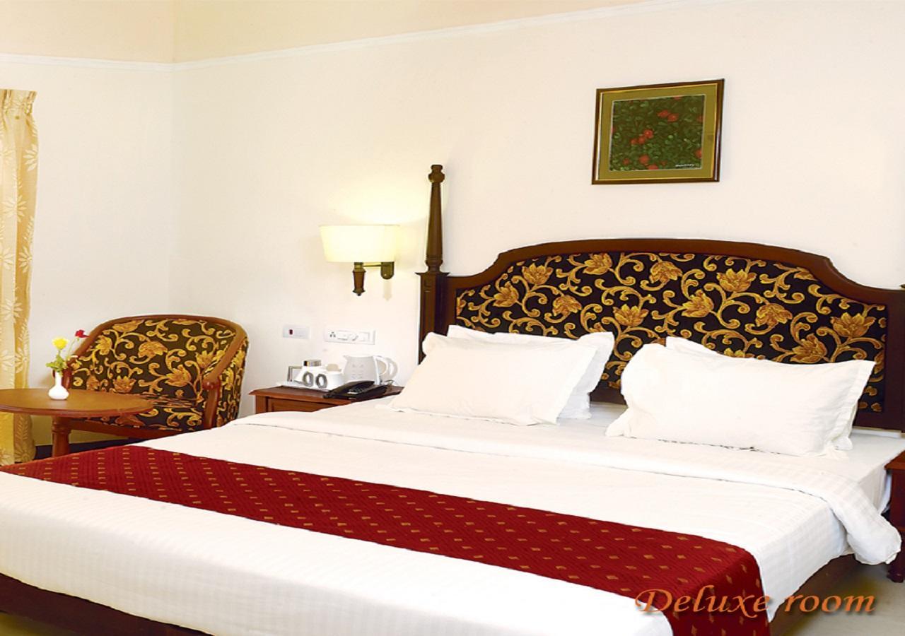 Grand Thekkady Hotel Kumily Bagian luar foto