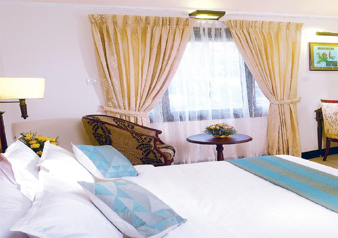 Grand Thekkady Hotel Kumily Bagian luar foto