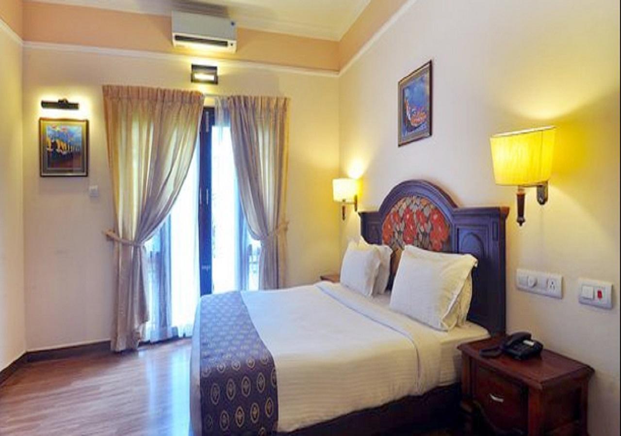 Grand Thekkady Hotel Kumily Bagian luar foto
