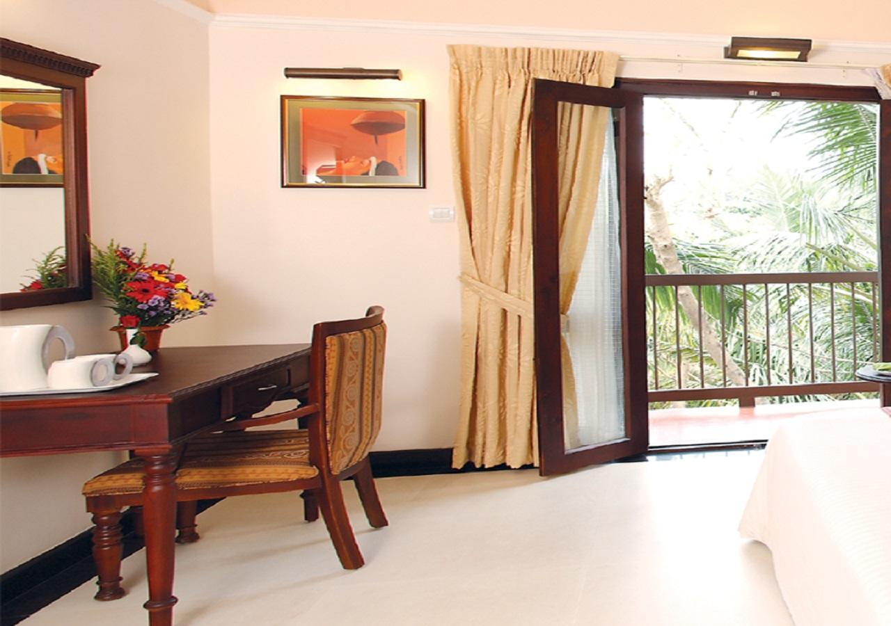 Grand Thekkady Hotel Kumily Bagian luar foto